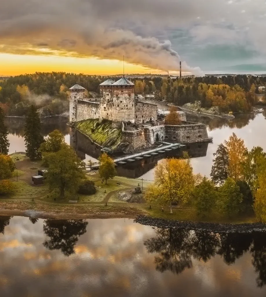 Lake Saimaa 3 Olavinlinna syksyisenä päivänä