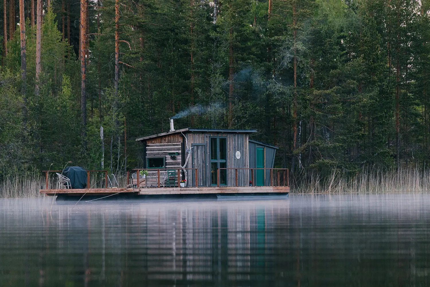 Kelluva sauna Saimaalla.